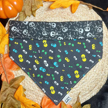 Load image into Gallery viewer, Halloween Googly Eyes Snap On Pet Bandana