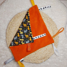 Load image into Gallery viewer, Crinkle Square Toy for Cats - Various Prints