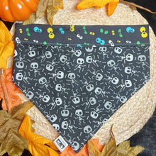 Load image into Gallery viewer, Halloween Googly Eyes Snap On Pet Bandana
