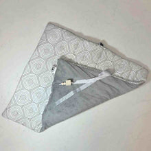 Load image into Gallery viewer, Black and White Cat Nap Play Mat
