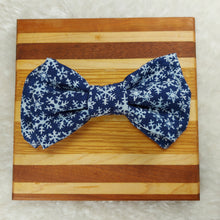 Load image into Gallery viewer, Snowflakes Bowtie for Dogs and Cats
