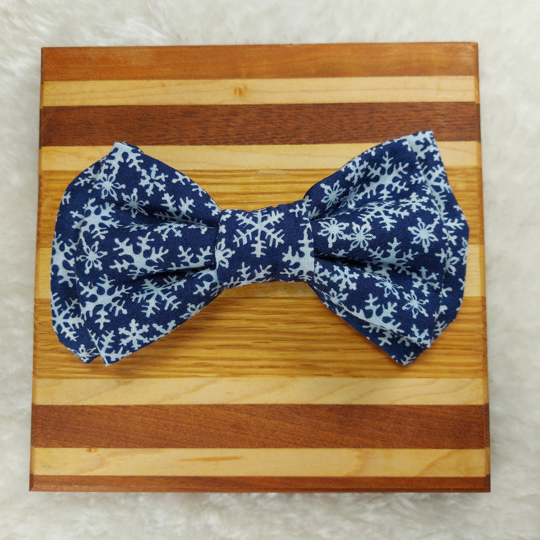 Snowflakes Bowtie for Dogs and Cats