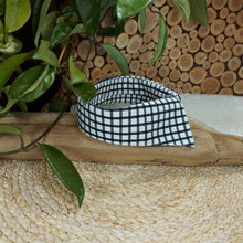 Load image into Gallery viewer, Black and White Dapper Pet Collar
