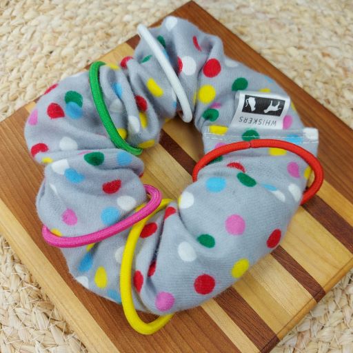 Hair tie cat toy deals