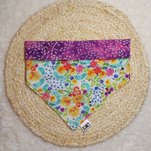 Load image into Gallery viewer, Spring Floral Snap-On Pet Banadana
