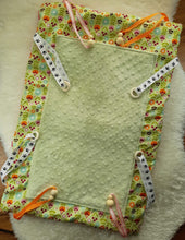 Load image into Gallery viewer, Spring Garden Cat Nap Play Mat. Give your cat the best of both worlds! This version measures 19&quot; in length, 13&quot; wide and 1&quot; thick. Made from high quality 100% cotton and 100% polyester minky fabrics, with polyester quilt batting. Contains 3 large sheets of premium, hypoallergenic, phthalate free crinkle paper. 8 play ribbons with natural wood beads securely attached. Machine washable in cold water and hang to dry. Wiggles and Whiskers Canada Pet Accessories.
